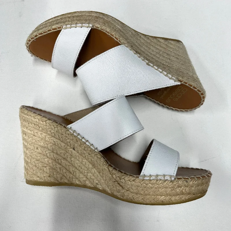 Stunning and eye-catching women's footwearSandals Heels Wedge By Andre Assous Size: 9 Stunning and eye-catching women's footwearSandals Heels Wedge By Andre Assous Size: 9
