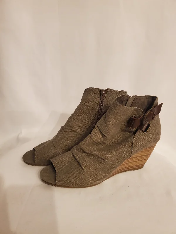 Durable and reliable women's shoesSandals Heels Wedge By Blowfish  Size: 10