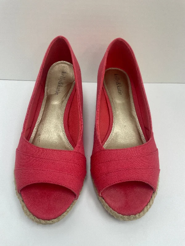 Feminine and dainty women's shoe designsSandals Heels Wedge By Kelly And Katie Size: 10 Feminine and dainty women's shoe designsSandals Heels Wedge By Kelly And Katie Size: 10