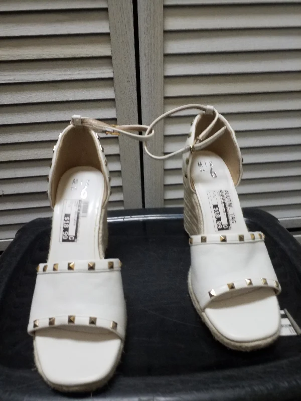 Durable and reliable women's shoesSandals Heels Wedge By Mix No 6  Size: 11