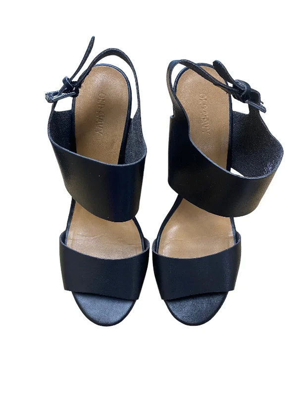 Feminine and romantic women's shoe designsSandals Heels Wedge By Old Navy  Size: 10