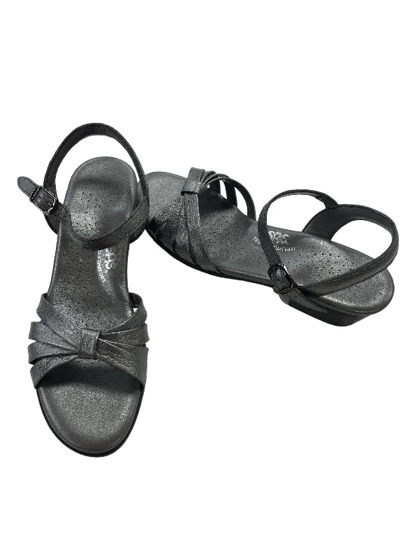 Stylish and elegant women's shoes for weddingsSandals Heels Wedge By Sas Size: 8.5 Stylish and elegant women's shoes for weddingsSandals Heels Wedge By Sas Size: 8.5