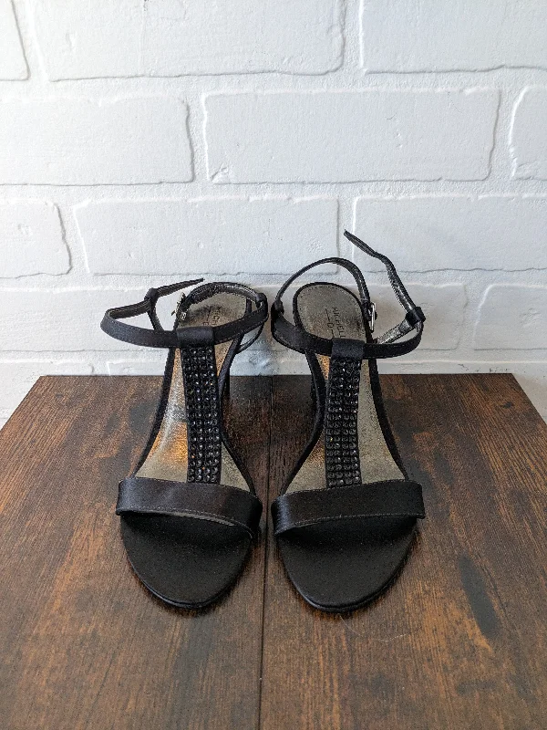 Stylish and comfortable women's shoes for long flightsSandals Heels Wedge By Style And Company Size: 7.5 Stylish and comfortable women's shoes for long flightsSandals Heels Wedge By Style And Company Size: 7.5