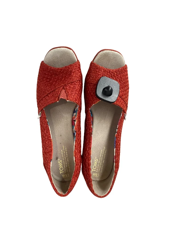 Luxurious and opulent women's shoe optionsSandals Heels Wedge By Toms  Size: 9.5