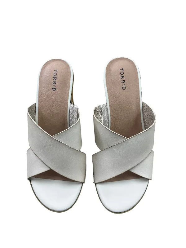 Stylish and elegant women's shoes for weddingsSandals Heels Wedge By Torrid Size: 13 Stylish and elegant women's shoes for weddingsSandals Heels Wedge By Torrid Size: 13