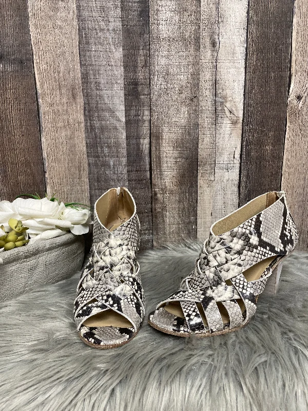 Chic and stylish women's shoes for fashion-conscious womenSnakeskin Print Sandals Heels Block Vince Camuto, Size 9