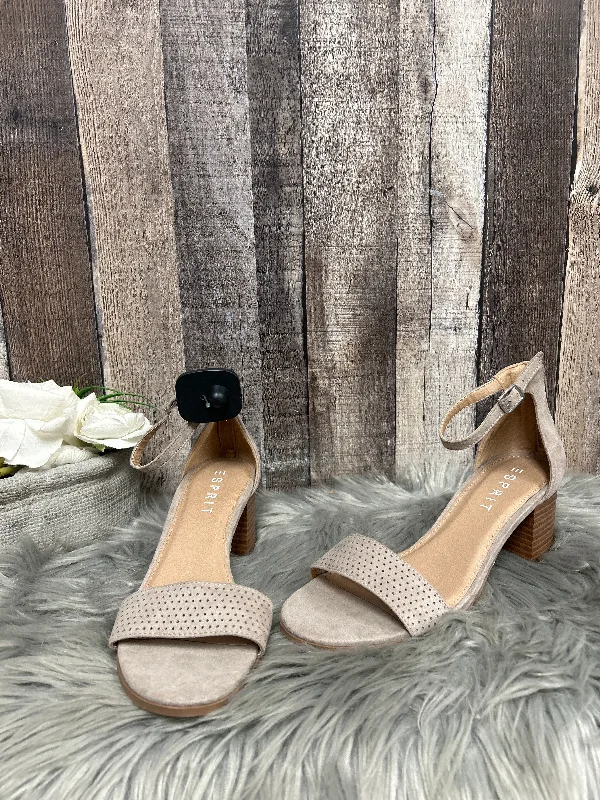 Exotic and bold women's shoe designsTan Sandals Heels Block Esprit, Size 7.5