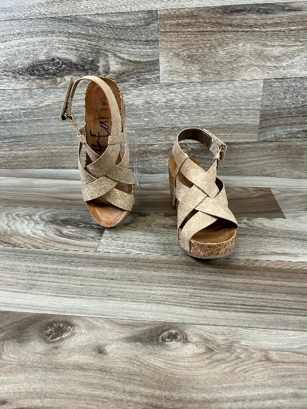 Sleek and modern women's footwear optionsTan Sandals Heels Wedge Blowfish, Size 7.5 Sleek and modern women's footwear optionsTan Sandals Heels Wedge Blowfish, Size 7.5