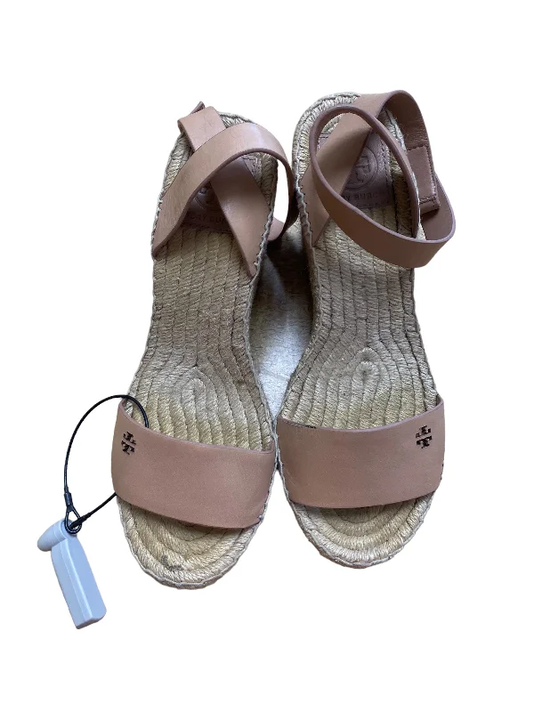 Chic and versatile women's footwearTan Sandals Heels Wedge Tory Burch, Size 7