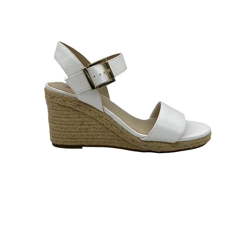 Sleek and modern women's footwear optionsWHITE SANDALS HEELS WEDGE by LIFE STRIDE Size:8 Sleek and modern women's footwear optionsWHITE SANDALS HEELS WEDGE by LIFE STRIDE Size:8