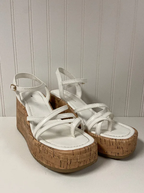 Warm and cozy women's shoes for winterWhite Sandals Heels Wedge Madden Girl, Size 9 Warm and cozy women's shoes for winterWhite Sandals Heels Wedge Madden Girl, Size 9