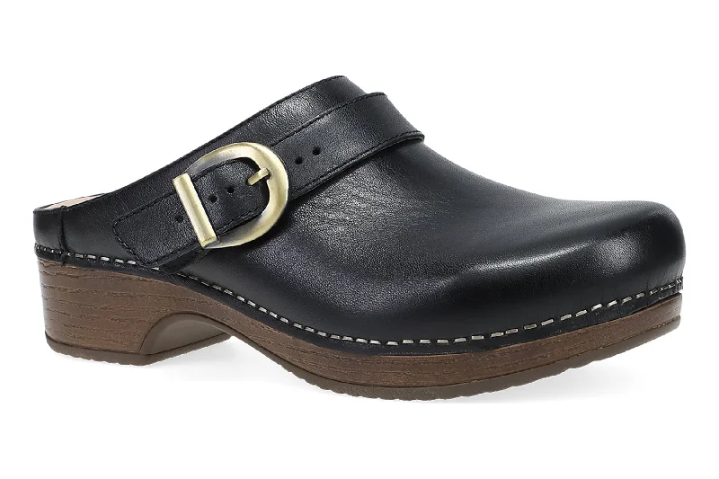 Chic and sophisticated women's footwear for workBaylor
