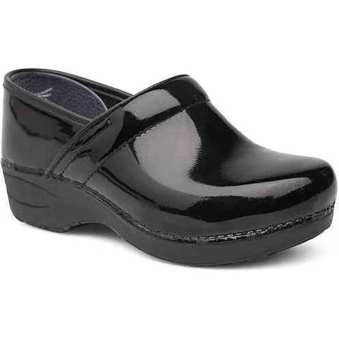 Flattering and stylish women's shoes for wide feetDANSKO XP 2.0 BLACK PATENT