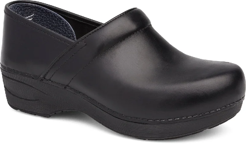 Chic and minimalist women's footwear trendsDansko XP 2.0