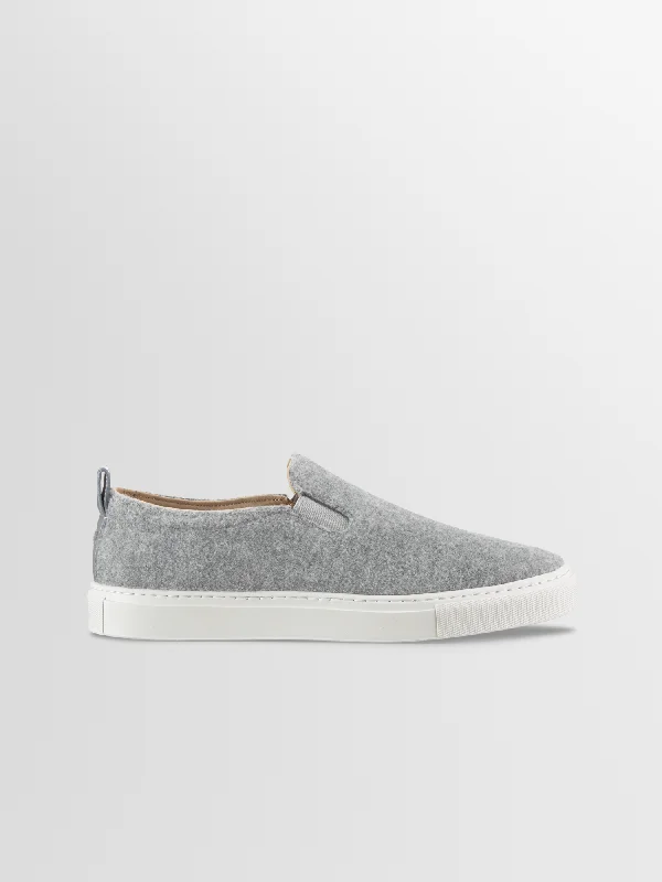Classic and timeless women's footwear choicesGarda in Fog