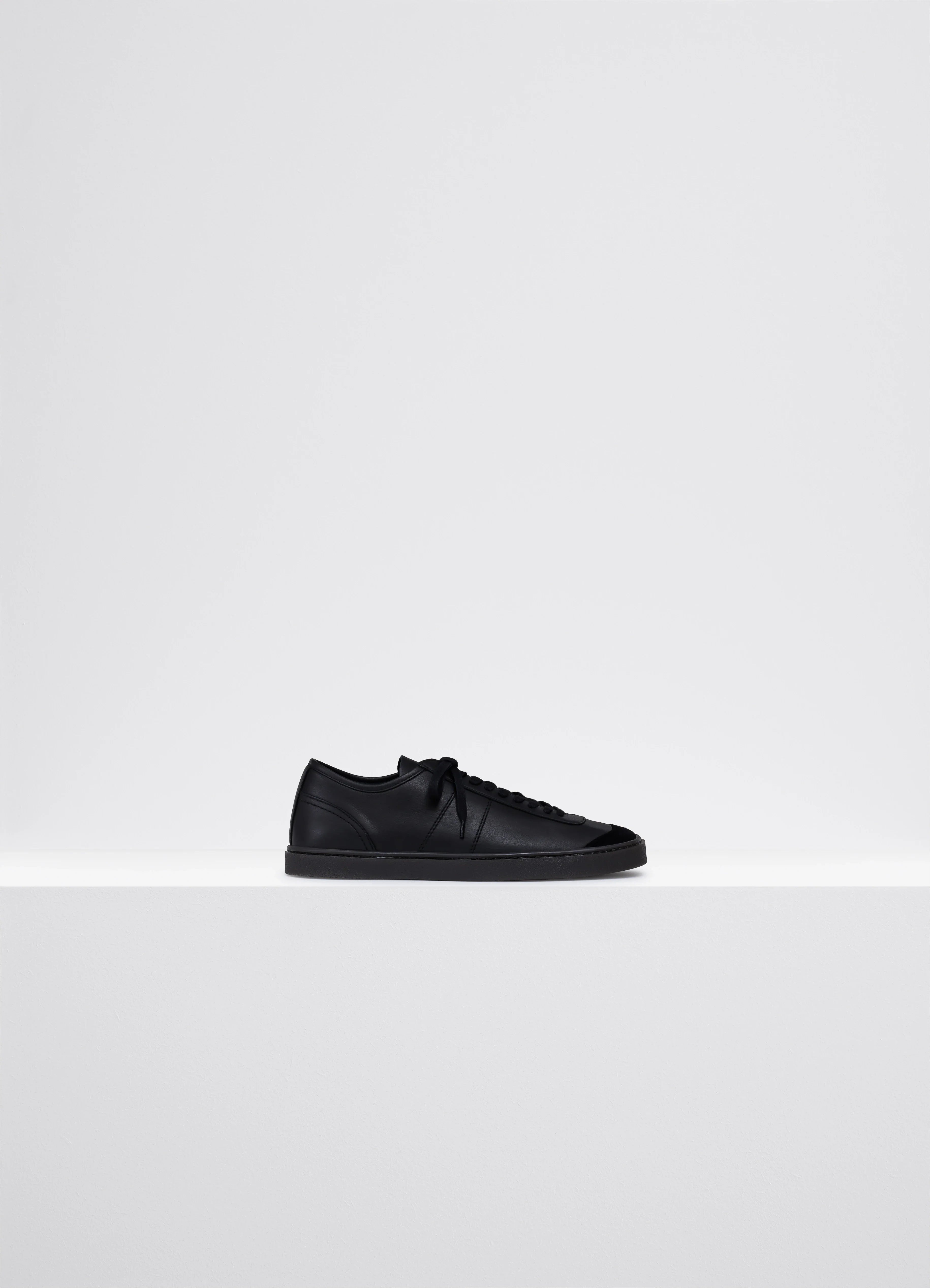 Luxurious and comfortable women's shoe options for special occasionsLINOLEUM BASIC LACED UP TRAINERS Luxurious and comfortable women's shoe options for special occasionsLINOLEUM BASIC LACED UP TRAINERS