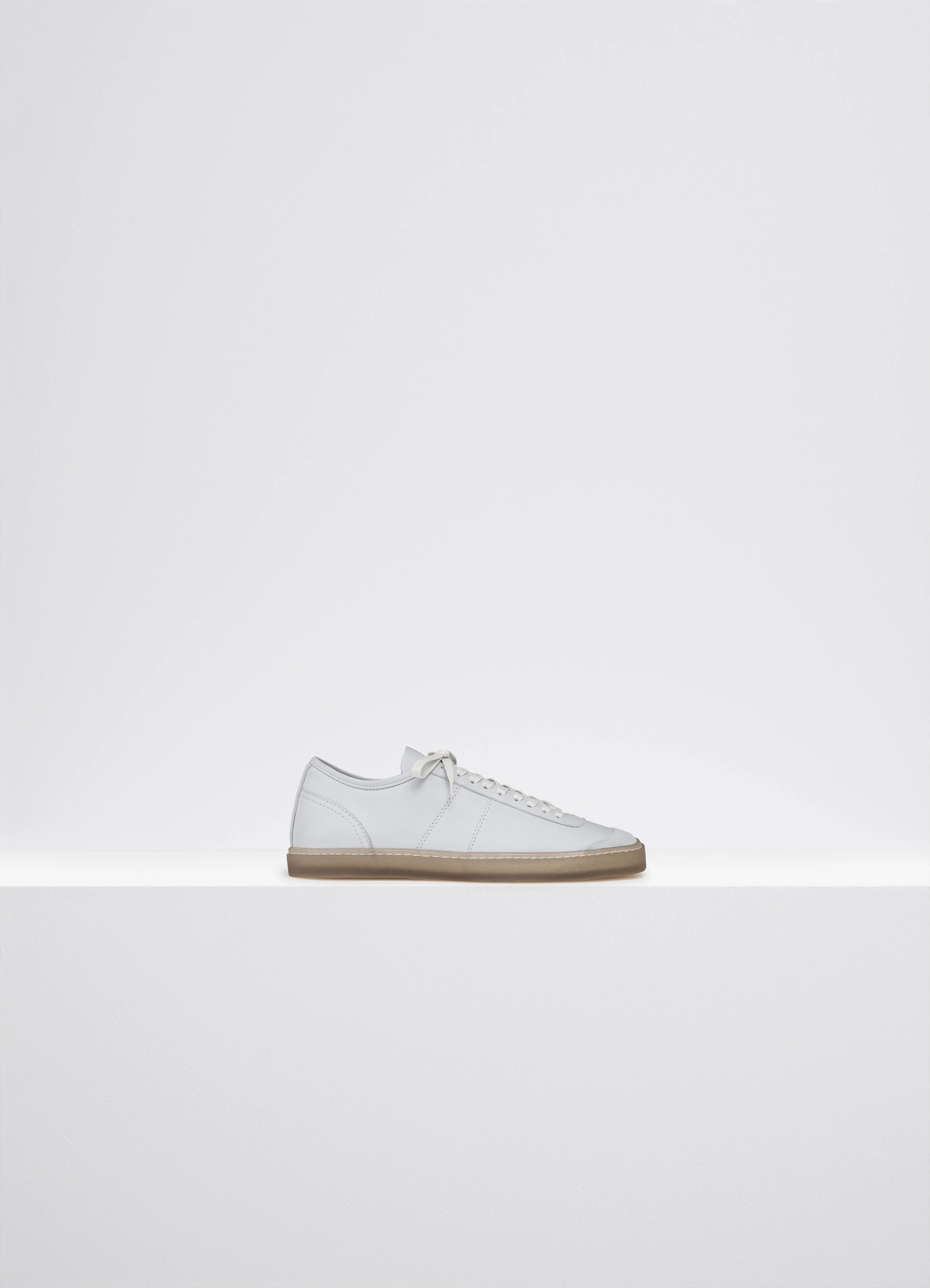 Chic and trendy women's shoe fashionsLINOLEUM BASIC LACED UP TRAINERS