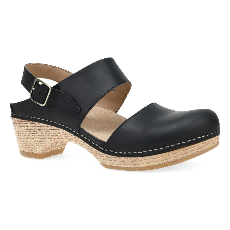 Flattering and stylish women's shoes for wide feetLucia Black Oiled Pull Up