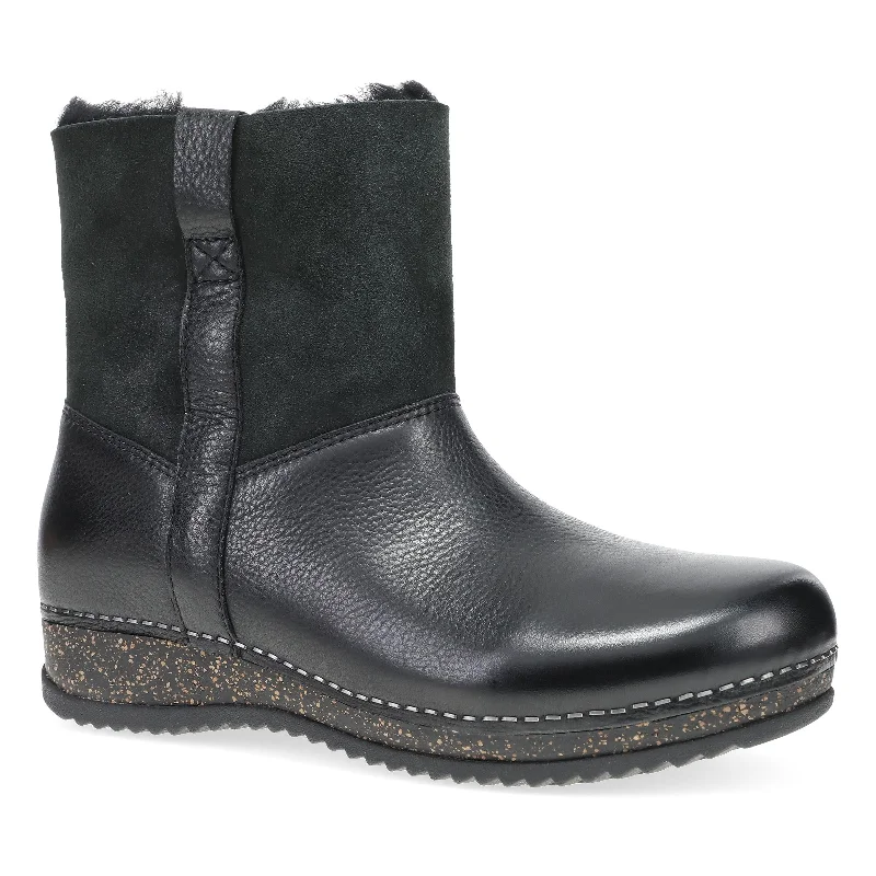 Comfy and stylish women's shoes for everyday eleganceMcKenzie Black Waxy Milled
