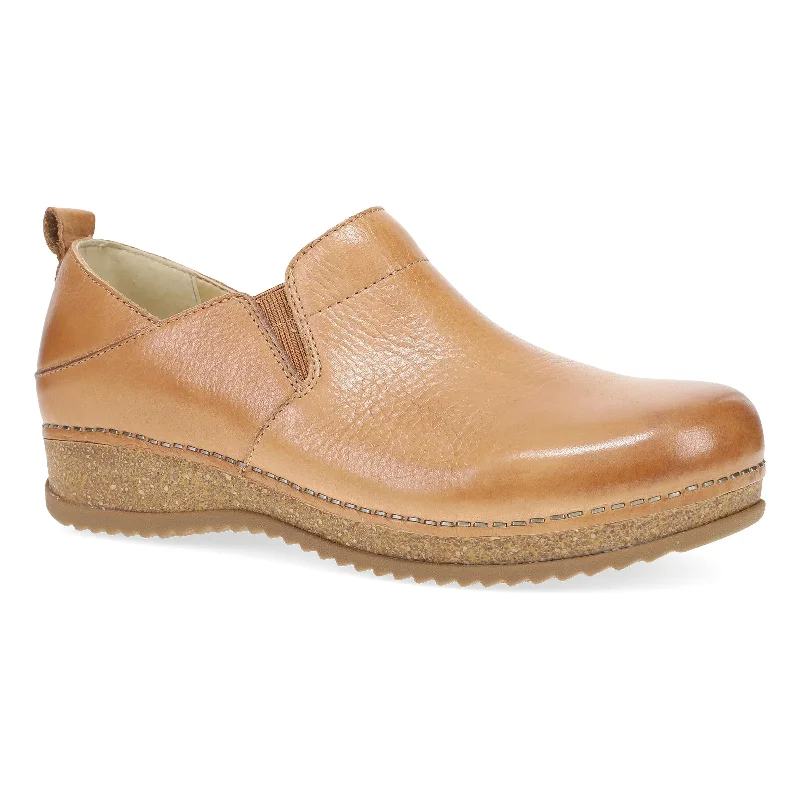 Practical and stylish women's shoes for travelMeara Tan Waxy Milled