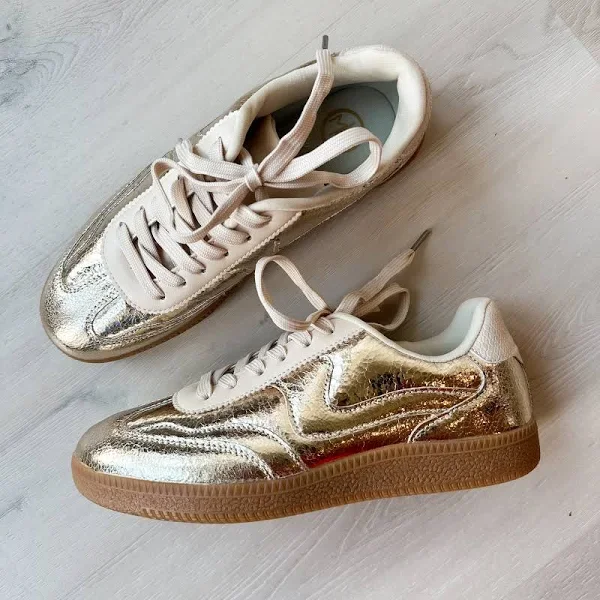 Flattering and stylish women's shoes for wide feetMel Gold