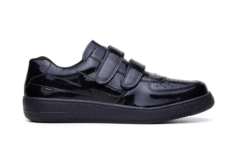 Flattering and stylish women's shoes for wide feet'Paramount' vegan low-top sneaker with velcro straps by King55 - black Flattering and stylish women's shoes for wide feet'Paramount' vegan low-top sneaker with velcro straps by King55 - black