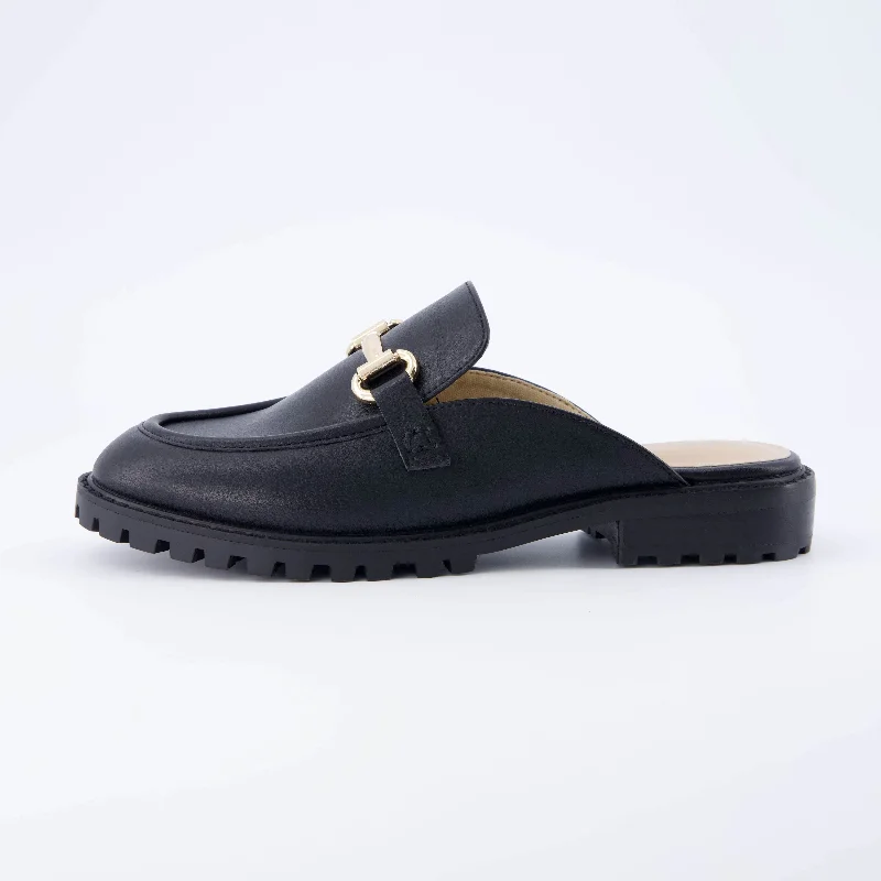 Versatile and chic women's shoes for everyday eleganceRagu Lug Sole Mule