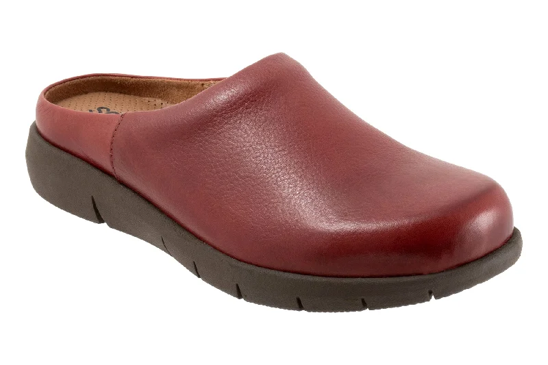 Durable and stylish women's shoes for outdoor activitiesAndria