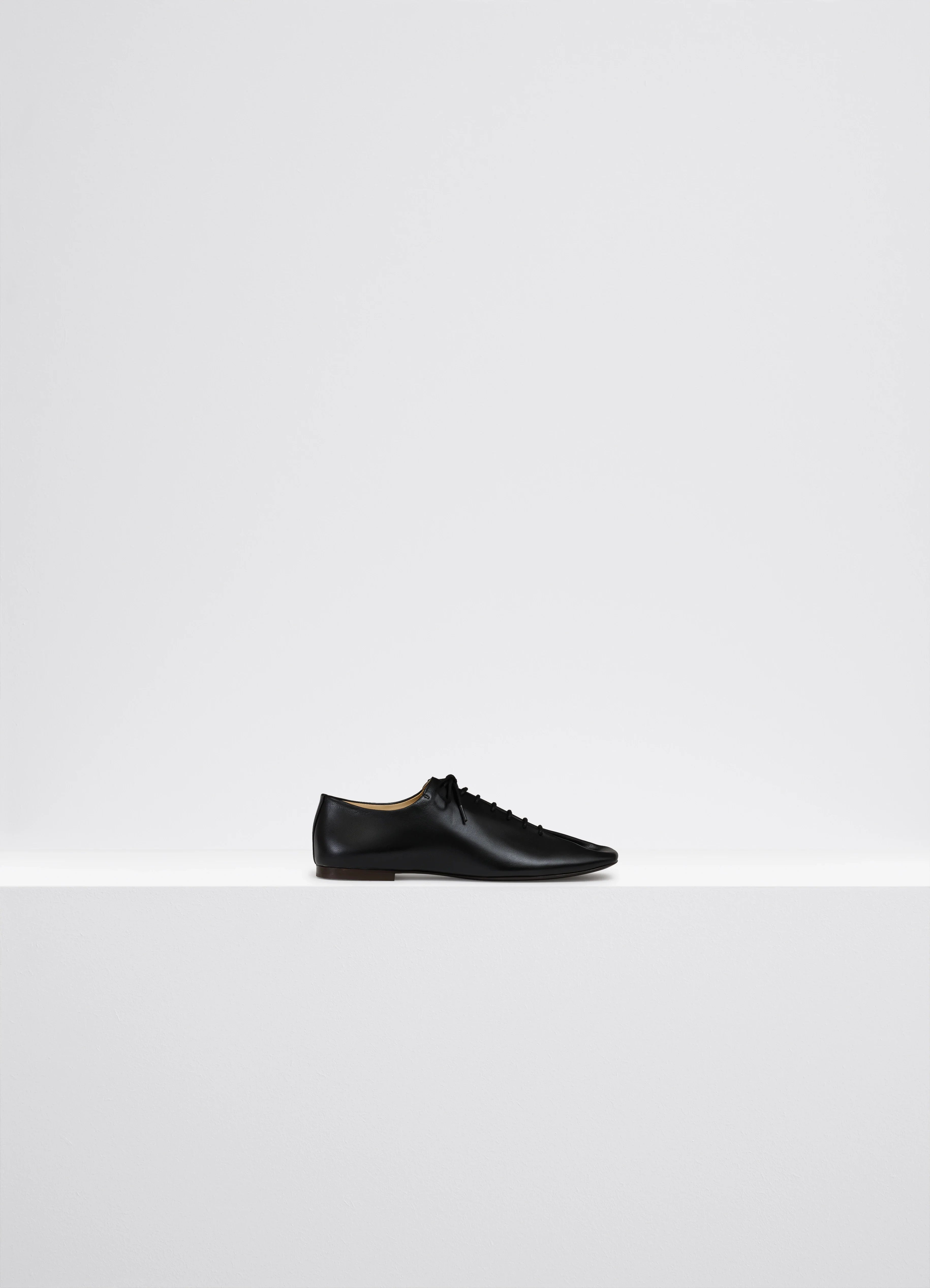 Stylish and comfortable women's shoes for long flightsSOURIS FLAT CLASSIC DERBIES