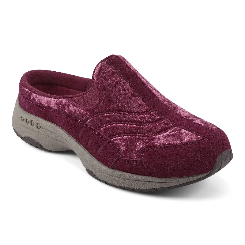 Timeless and elegant women's shoe classicsTraveltime Clogs