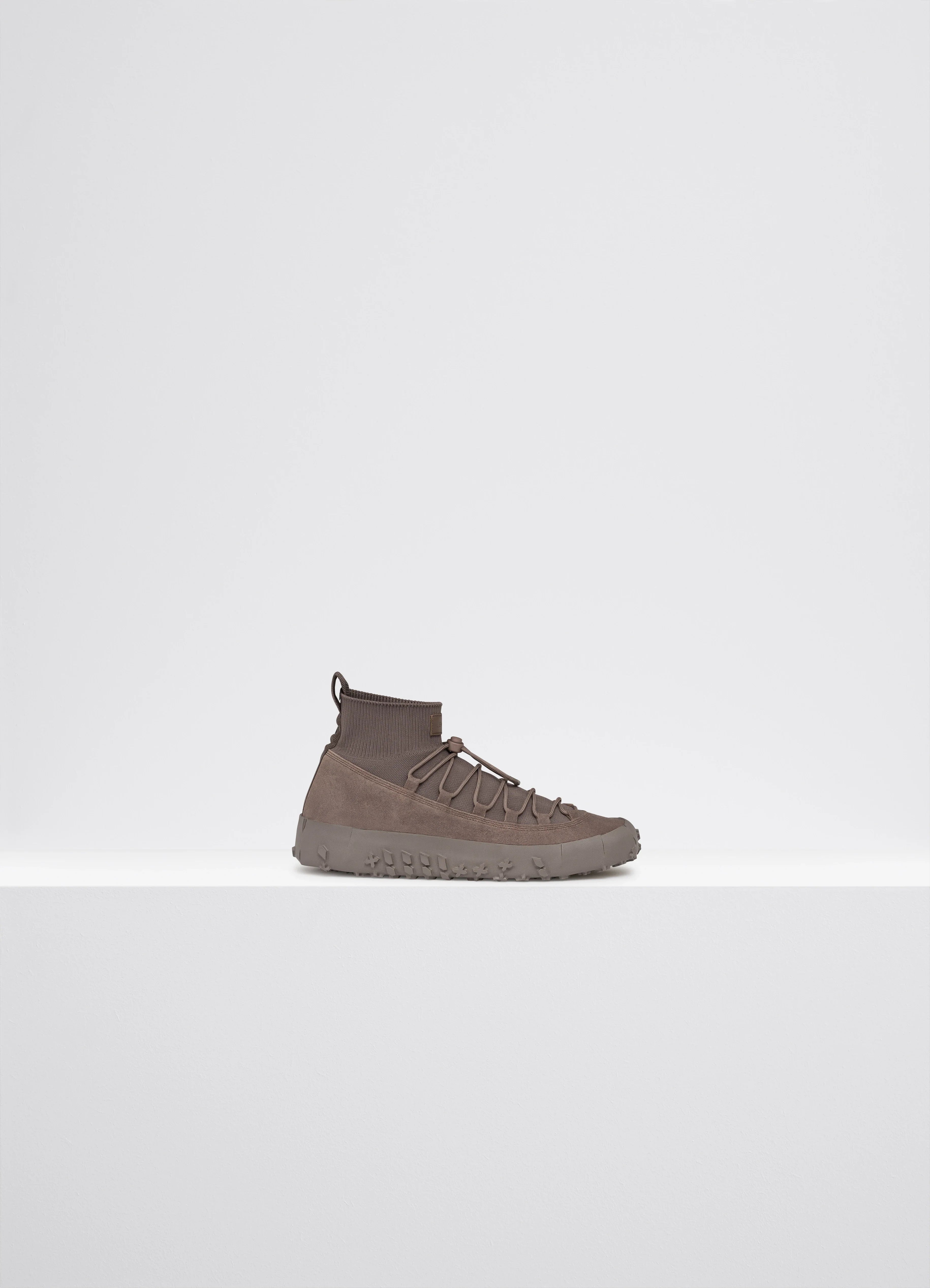 Elegant and sophisticated women's shoes for any formal eventVIBRAM WRAP ON SNEAKERS