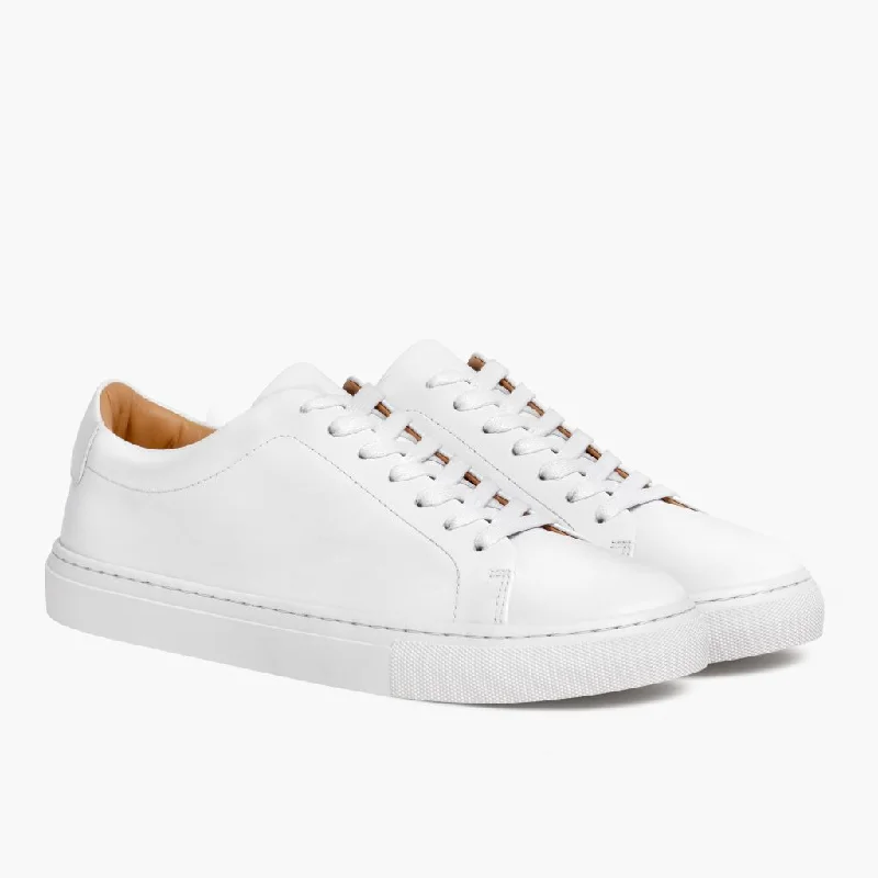 Stylish and comfortable women's shoes for long flightsWomen's Encore | White