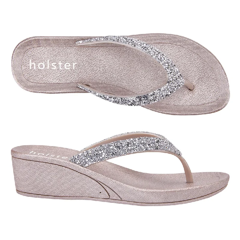 Flattering and figure-hugging women's footwearAlora Wedge - Champagne