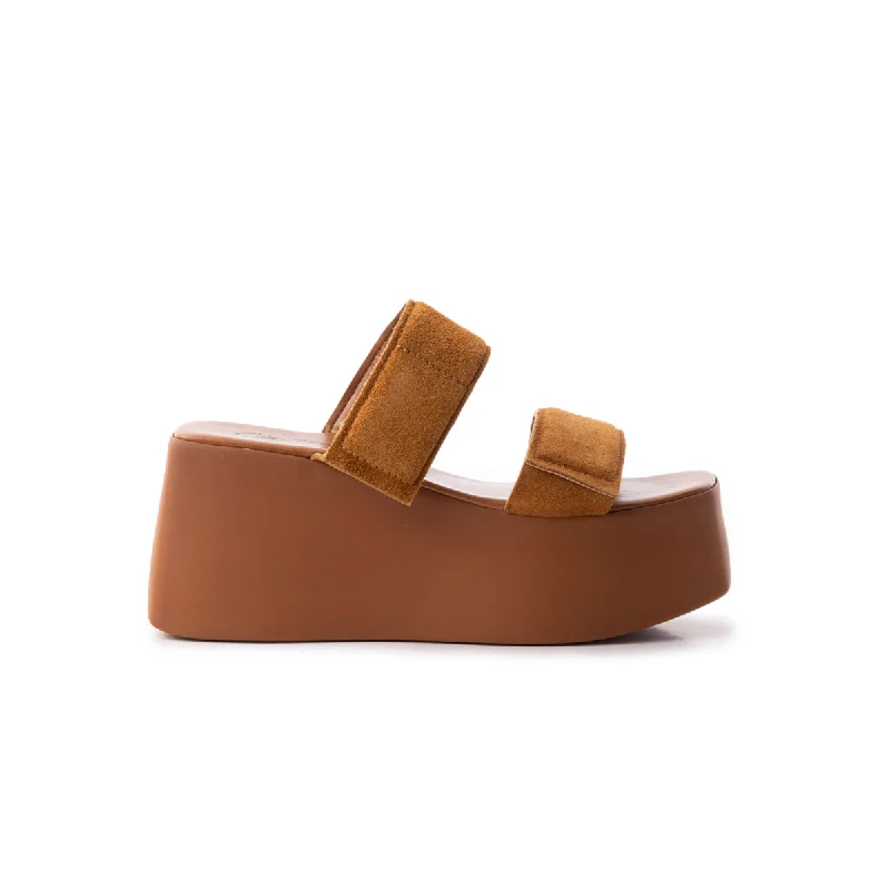 Comfy and casual women's shoes for the weekendAmore Tan Leather