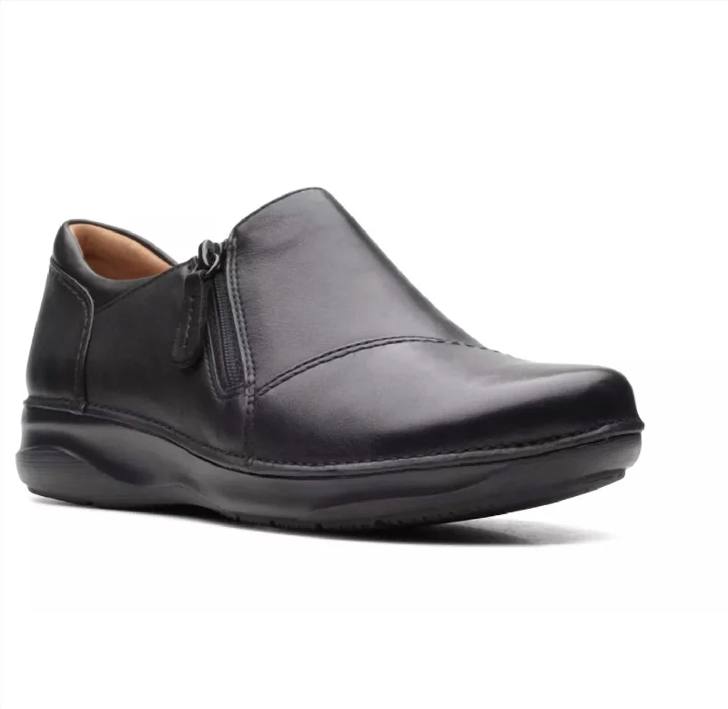 Comfy and stylish women's shoes for walkingAppley Zip Leather Shoes In Black