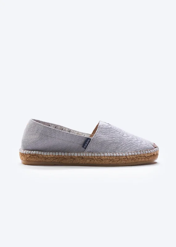 Elegant and sophisticated women's shoes for dinner datesBarceloneta Canvas Espadrilles Elegant and sophisticated women's shoes for dinner datesBarceloneta Canvas Espadrilles