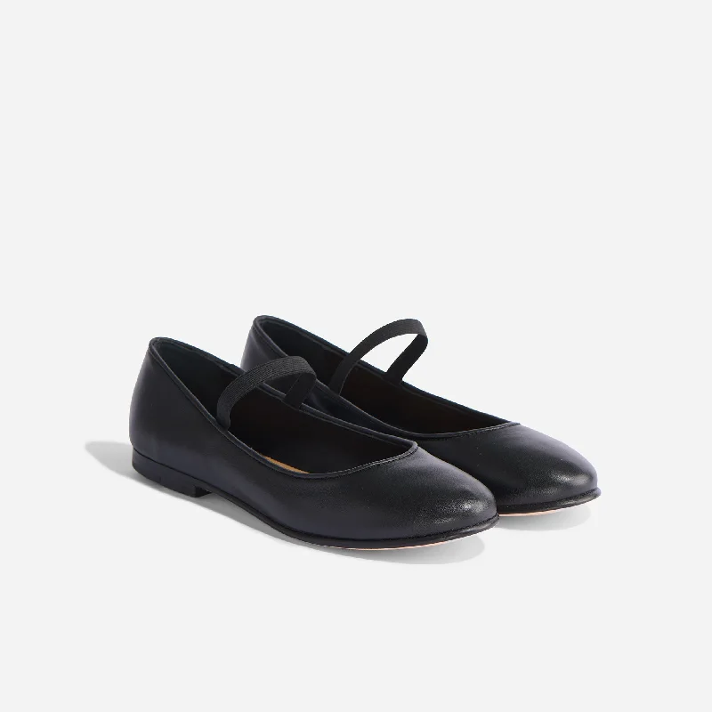Comfy and casual women's shoes for the weekendBea Go-To Mary Jane Black