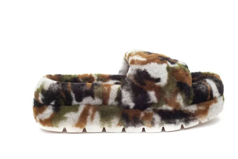 Practical and functional women's footwear solutionsBryce Shearling Slippers In Camo Practical and functional women's footwear solutionsBryce Shearling Slippers In Camo