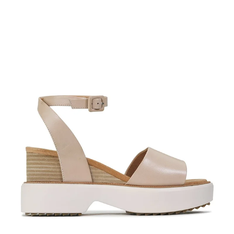 Practical and functional women's footwear solutionsBRYCE WEDGE SANDALS LEATHER