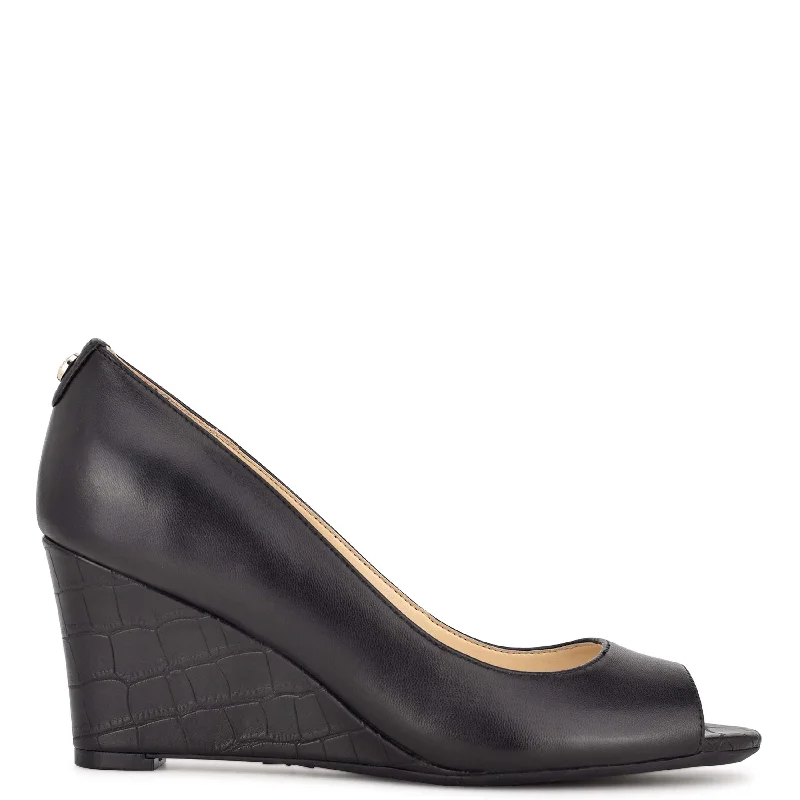 Chic and stylish women's shoes for garden partiesCape 9x9 Dress Wedges