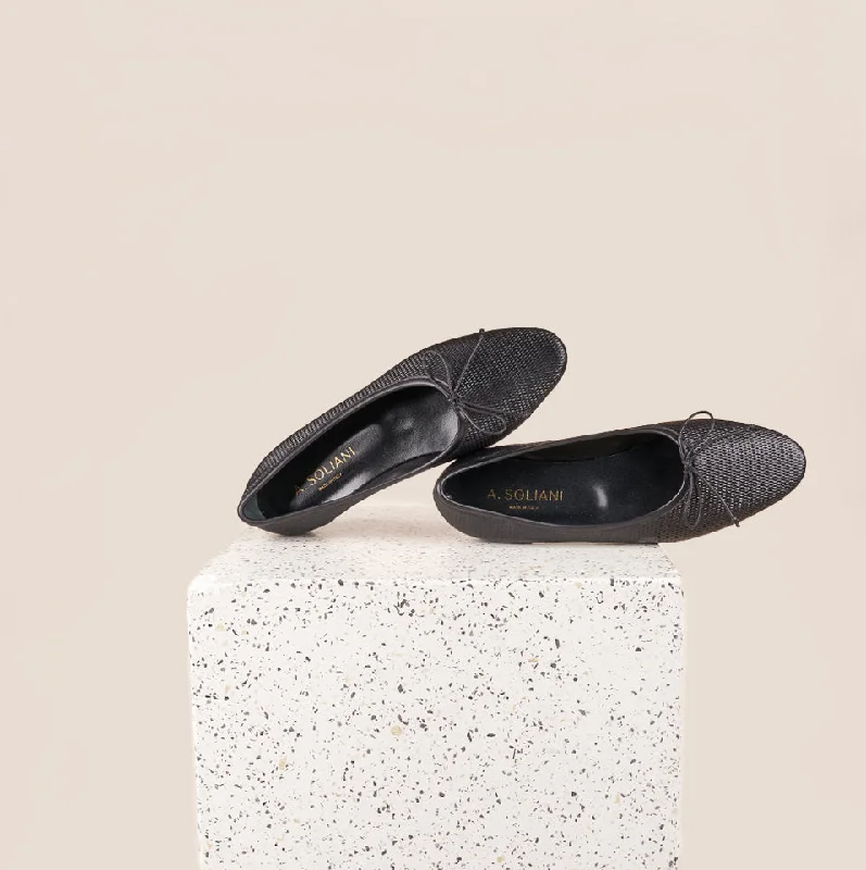 Chic and stylish women's shoes that complement every outfit and occasioComo - Black Rombus Chic and stylish women's shoes that complement every outfit and occasioComo - Black Rombus