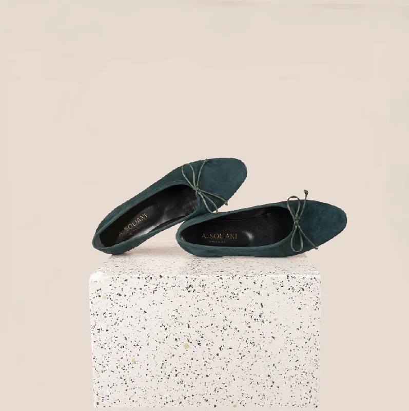 Versatile and chic women's shoes for everyday eleganceComo - Bottle Suede
