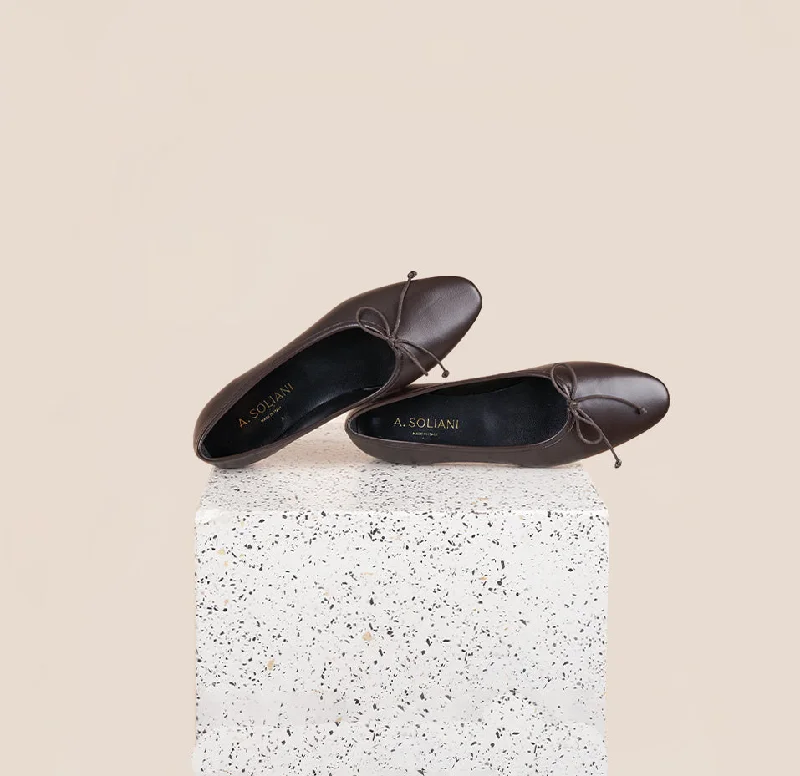 Elegantly stylish women's shoesComo - Chocolate Leather