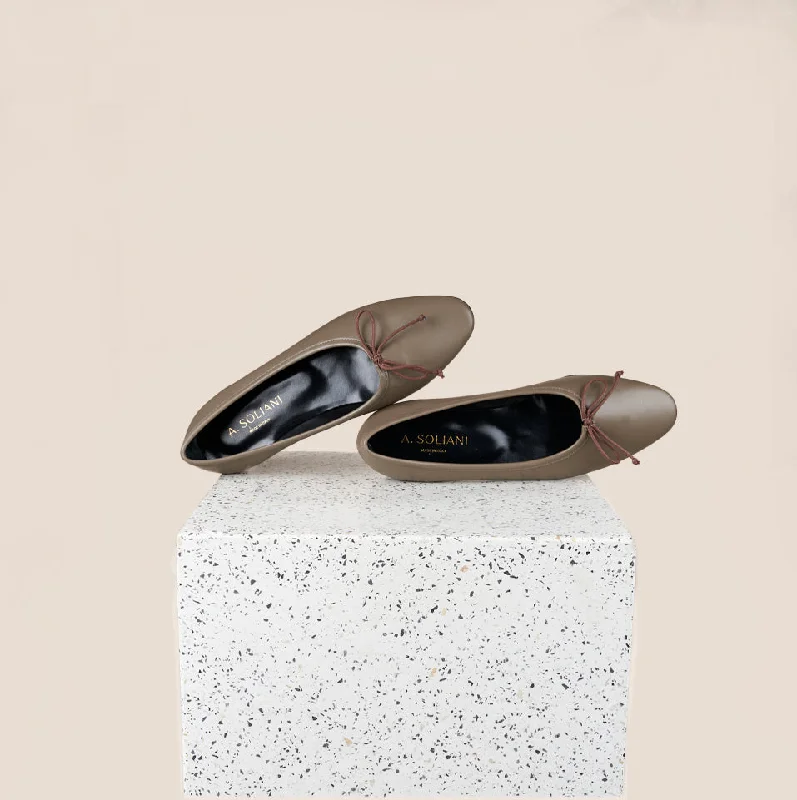 Luxurious and opulent women's shoe optionsComo - Dark Taupe