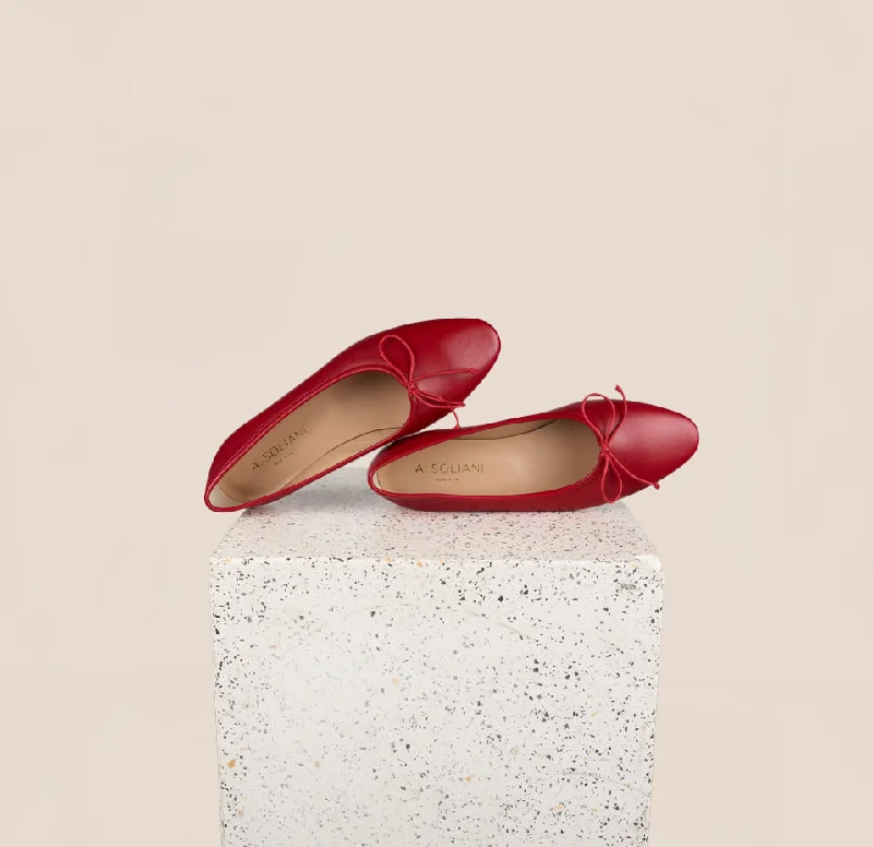 Sleek and modern women's footwear optionsComo - Hibiscus