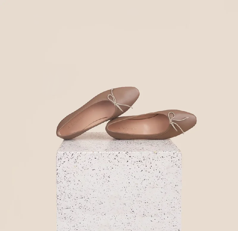 Bold and colorful women's shoes for making a statementComo - Taupe
