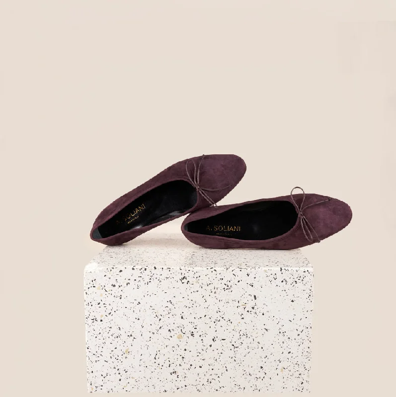 Flattering and figure-hugging women's footwearComo - Wine Suede
