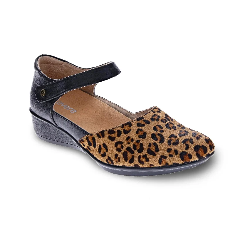 Comfy and casual women's shoes for the weekendOsaka Mary Jane - Final Sale