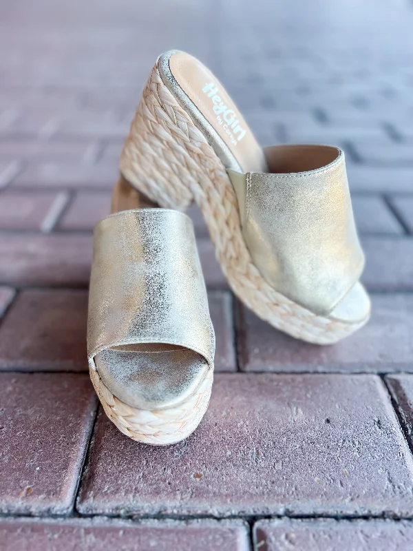 Practical and functional women's footwear solutions[Corky's] Solstice-Gold Metallic