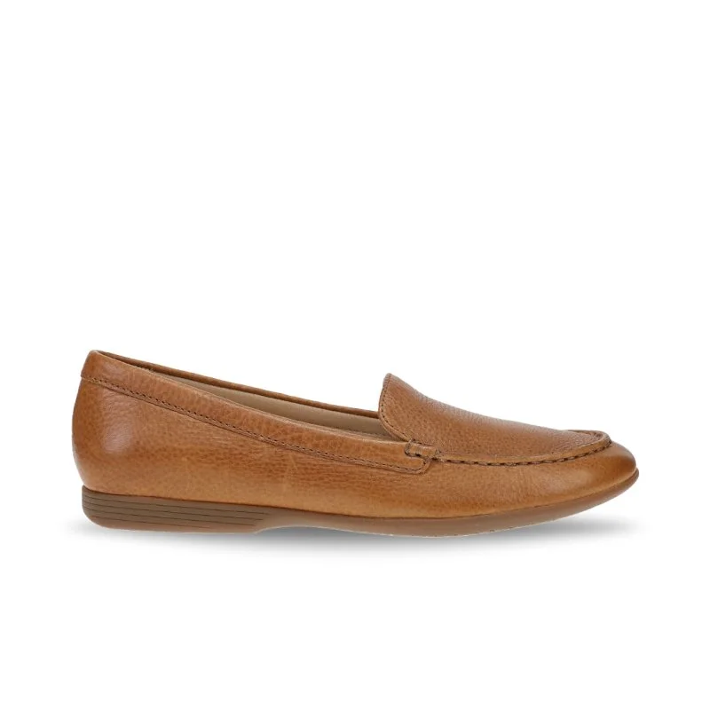 Chic and trendy women's shoes for the officeDansko Women's Lorri - Tan Waxy Milled Chic and trendy women's shoes for the officeDansko Women's Lorri - Tan Waxy Milled